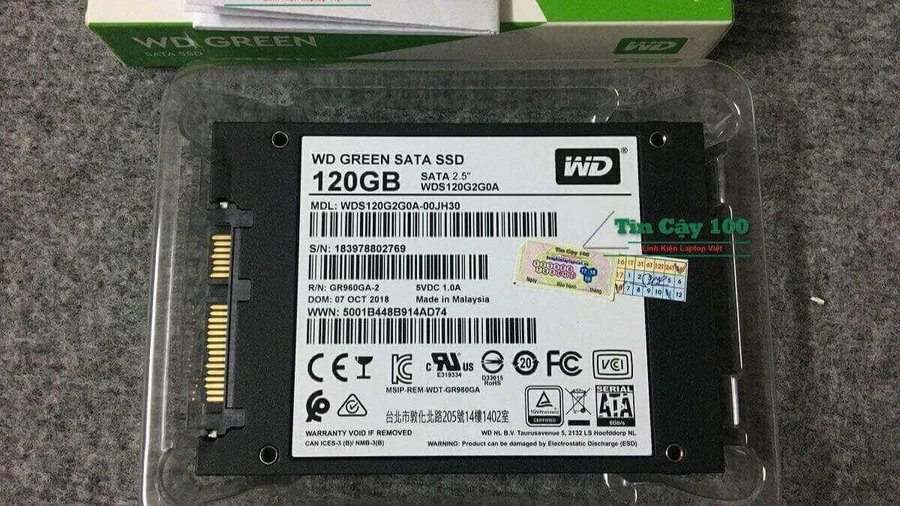 SSD 2.5 inch SATA là một trong những loại ổ cứng SSD phổ biến nhất, đặc biệt là cho việc nâng cấp từ ổ cứng HDD truyền thống.