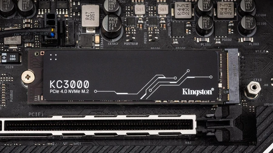 SSD NVMe (Non-Volatile Memory Express) là dòng SSD M.2 cao cấp nhất hiện nay, sử dụng giao thức PCIe (Peripheral Component Interconnect Express) thay vì SATA.