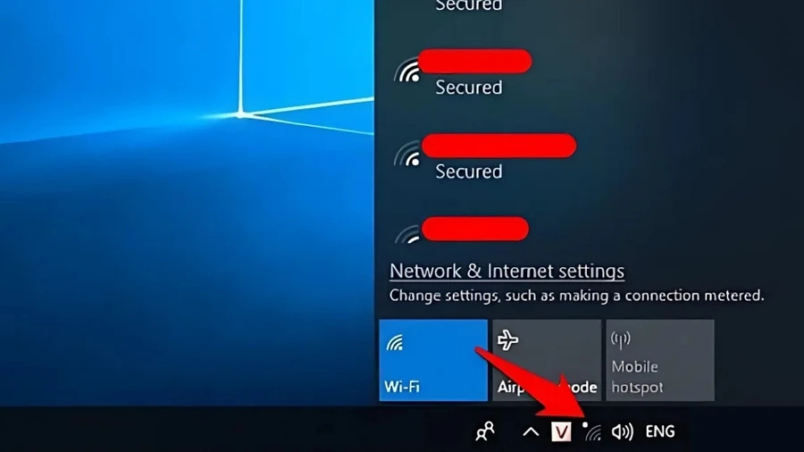 Tìm biểu tượng WiFi ở góc dưới bên phải màn hình