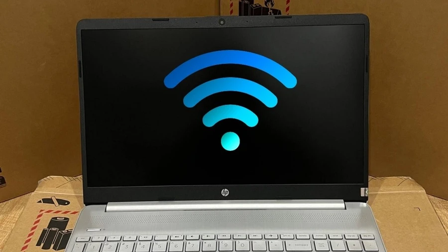 Thử di chuyển đến gần router WiFi hơn nếu laptop HP không tìm thấy mạng WiFi