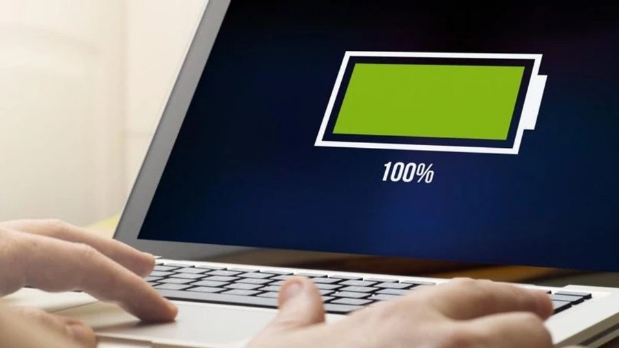 Laptop báo pin đầy nhưng rút sạc tự tắt