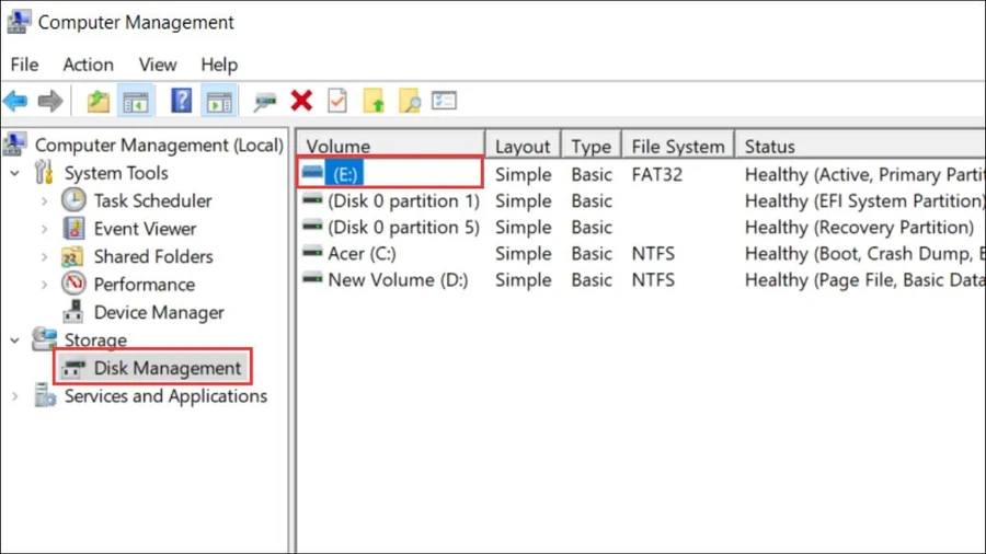 Chọn Disk Management và tìm đến ổ đĩa USB của bạn.