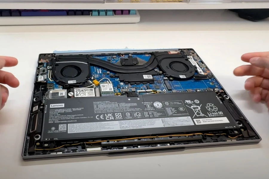 ThinkBook 14 G8 IRL được trang bị 16GB DDR5 5600MHz