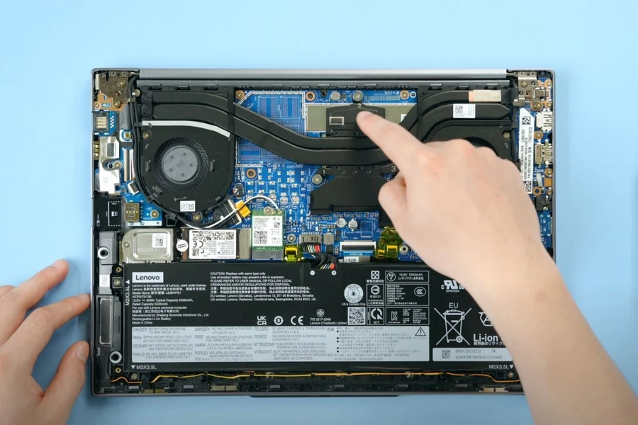 Lenovo ThinkBook 14 G7+ ASP 2025 sở hữu cấu hình mạnh mẽ với bộ vi xử lý AMD Ryzen AI 9 365