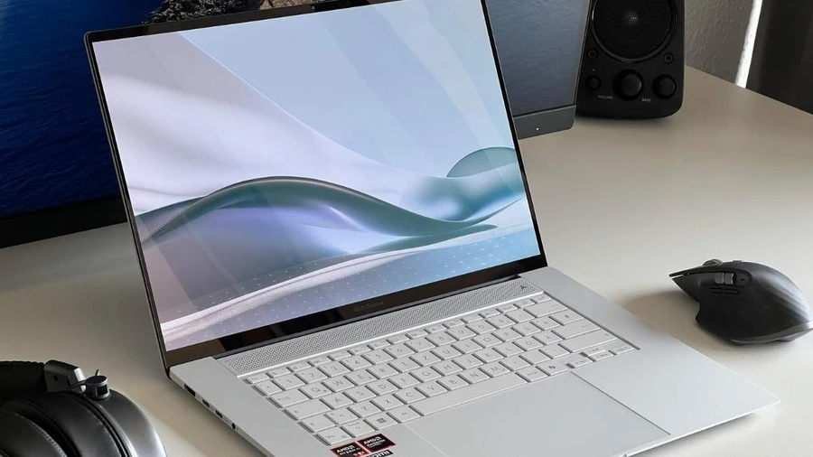Màn hình Asus Zenbook S16 UM5606 lớn, sắc nét
