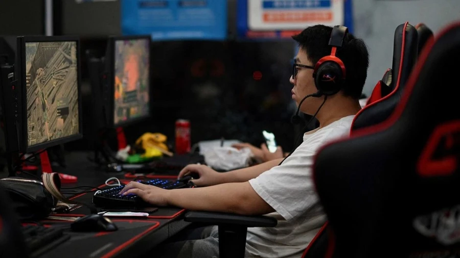 Bạn nên tắt chế độ tiết kiệm pin khi chơi game để đảm bảo trải nghiệm tốt nhất