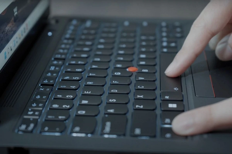 Trải nghiệm bàn phím và touchpad trên Lenovo ThinkPad T14 Gen 3