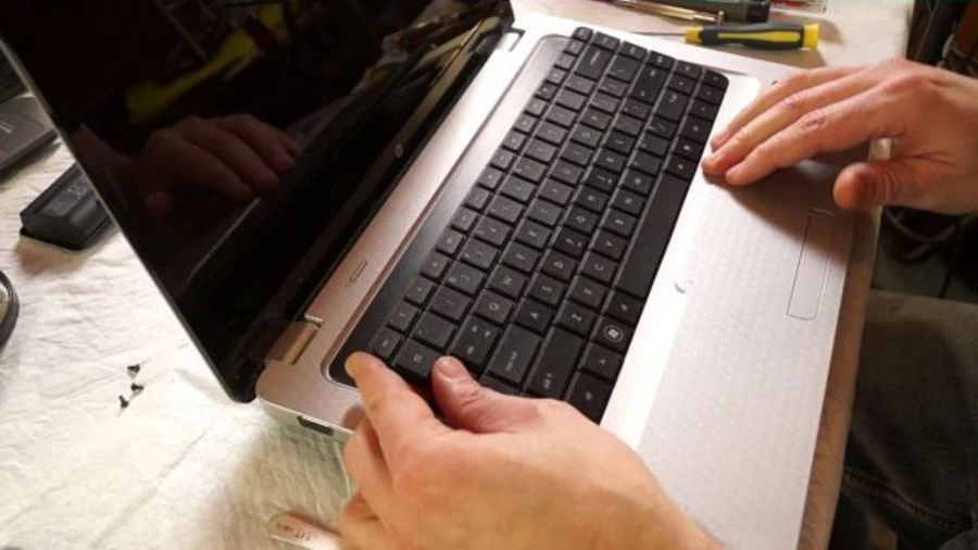  Xương phím laptop bị bung