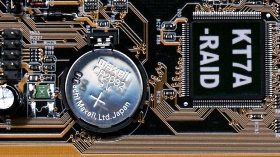 Thực hiện RTC Reset có thể liên quan đến việc tháo pin CMOS