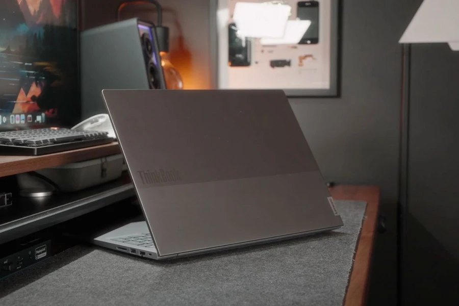 Lenovo ThinkBook 16 G8 IRL sở hữu thiết kế đậm chất ThinkBook, tôn lên nét dáng