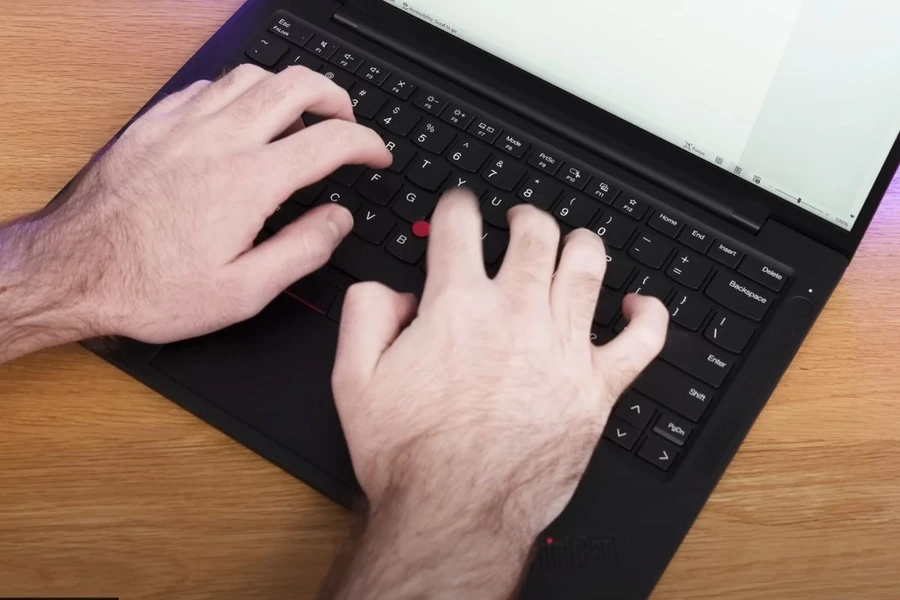 Trải nghiệm bàn phím và touchpad trên Lenovo ThinkPad T14s Gen 6 21R10001VA