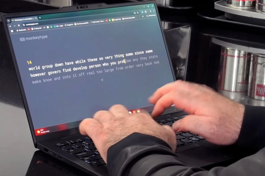 Lenovo ThinkPad X1 Carbon Gen 13 có hiệu năng mạnh mẽ đa nhiệm