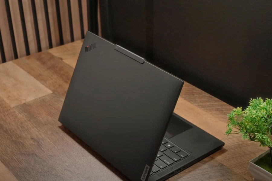 Lenovo ThinkPad T14 Gen 5 có thiết kế tối giản, nhã nhặn