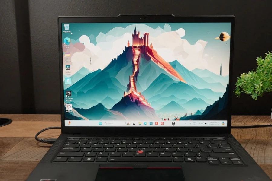 Màn hình của Lenovo ThinkPad T14 Gen 5 vẫn cân tốt các tác vụ văn phòng