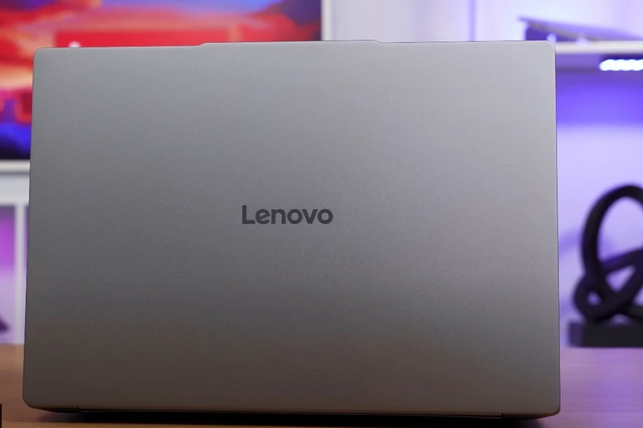 Lenovo Yoga Pro 7 14IAH10 sở hữu thiết kế mỏng nhẹ, tinh tế
