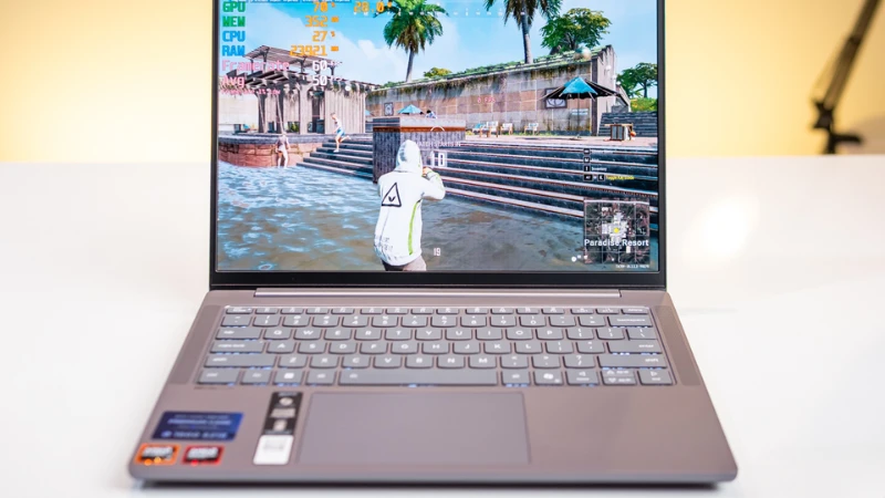 Lenovo IdeaPad Slim 5 OLED 14AKP10 có hiệu năng mạnh mẽ