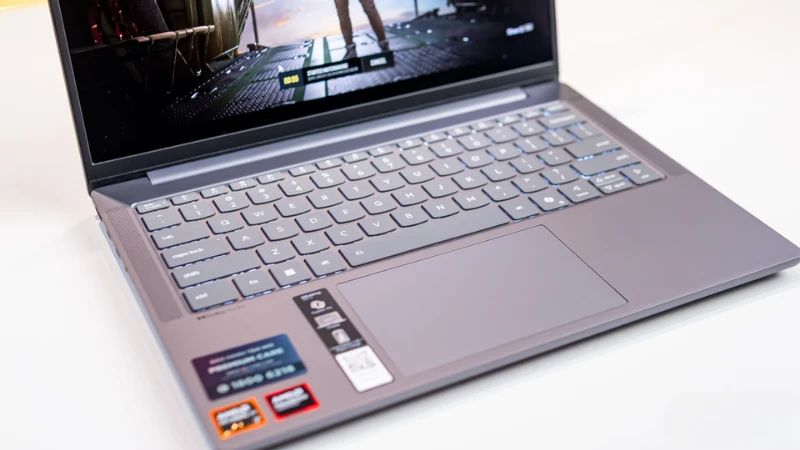 Bàn phím & touchpad mang lại trải nghiệm êm ái
