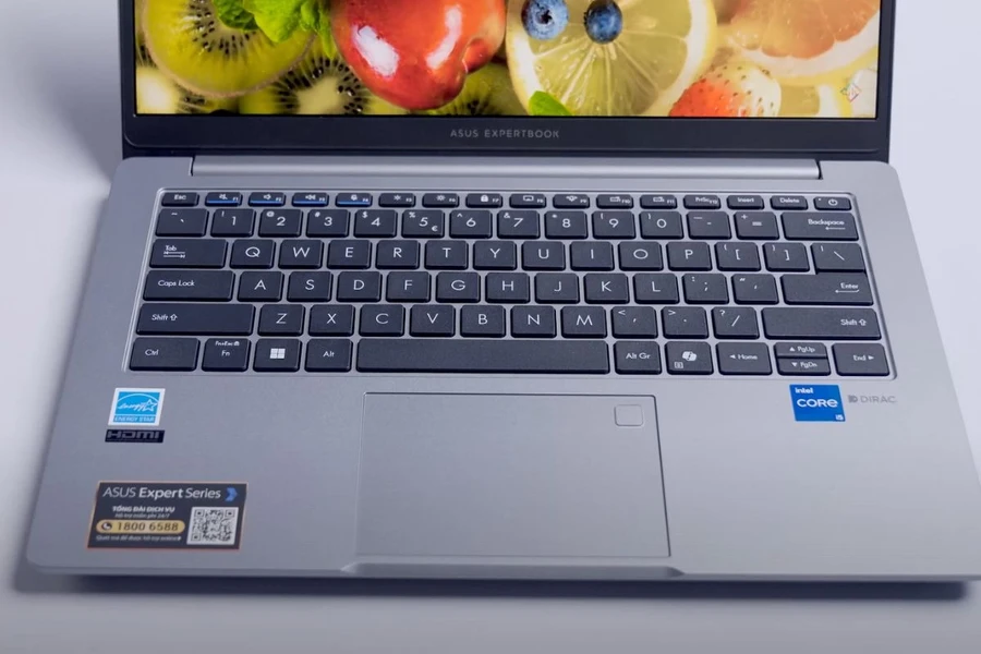 Trải nghiệm bàn phím và touchpad trên ASUS ExpertBook P3
