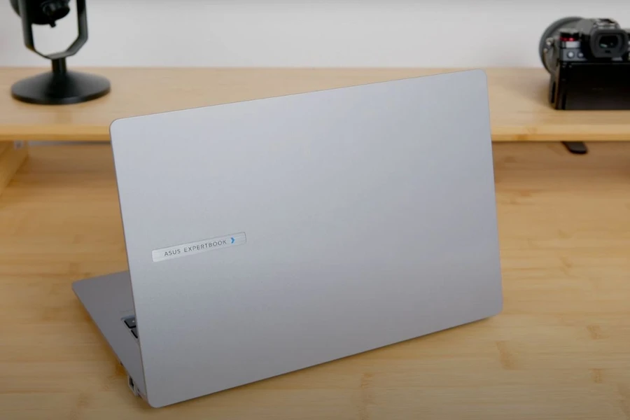 ASUS ExpertBook P1403CVA sở hữu thiết kế bền bỉ, gọn nhẹ và hiện đại