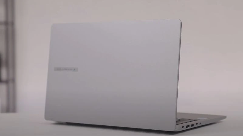 Chọn mua Asus ExpertBook P1503CVA-i308256-63W