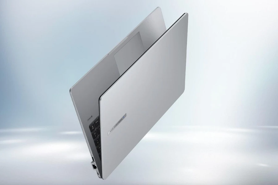 ASUS ExpertBook P1503CVA-i308-50W sở hữu ngôn ngữ thiết kế bền bỉ, chắc chắn