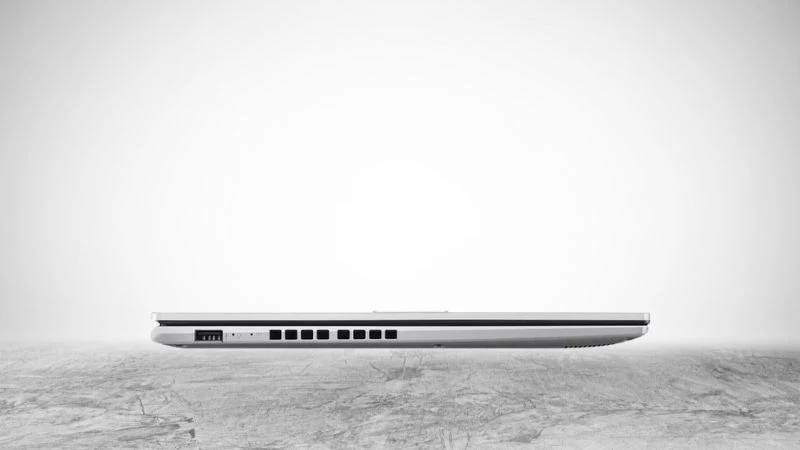 Asus Vivobook 15 X1502VA-BQ885W trang bị đa dạng cổng kết nối