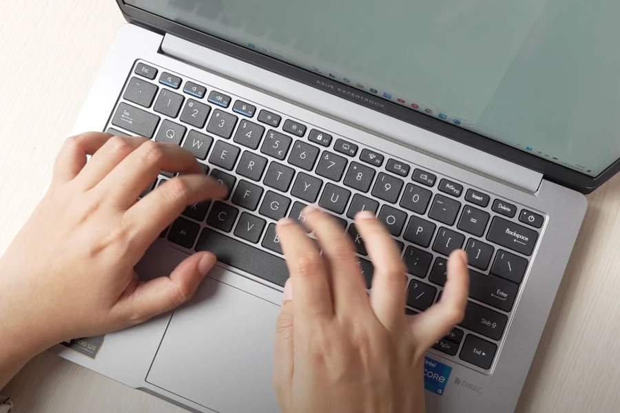Trải nghiệm bàn phím và touchpad trên ASUS ExpertBook P1403CVA-i716-63WS