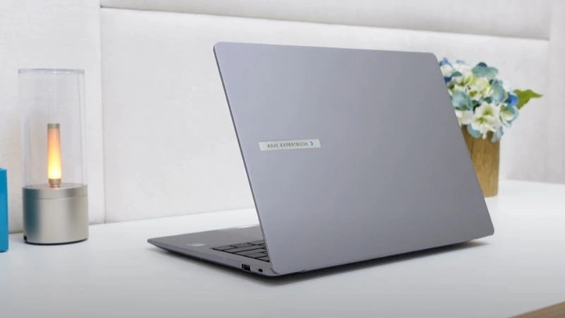 ASUS ExpertBook P5 P5405CSA-NZ0016W phù hợp cho doanh nhân, nhân viên văn phòng, sinh viên