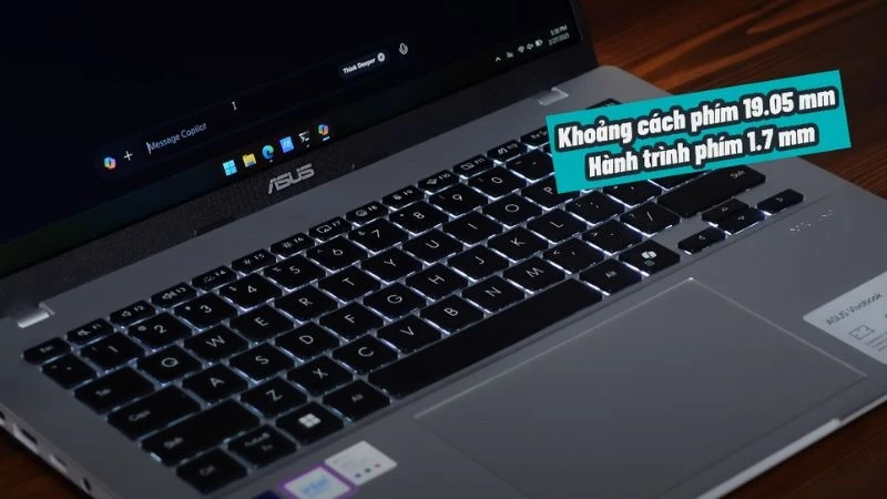 Bàn phím Asus Vivobook 14 A1407CA-LY008WS có đèn nền tiện dụng