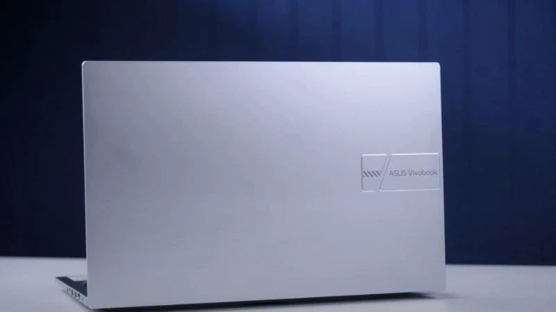 Asus Vivobook 15 OLED A1505VA-L1688W có mức giá tầm trung