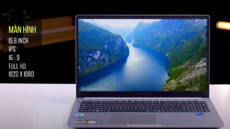 Asus ExpertBook P1503CVA-i716-50W có màn hình lớn, hiển thị hình ảnh sắc nét
