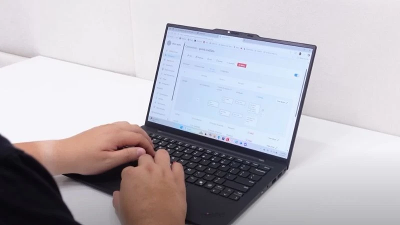Lenovo ThinkPad X1 Carbon Gen 13 21NX003BVN phù hợp cho dân văn phòng cao cấp, người dùng yêu cầu hiệu năng cao
