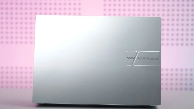 Kiểu dáng ASUS Vivobook 14 X1405VA-LY623W sang trọng và thời thượng