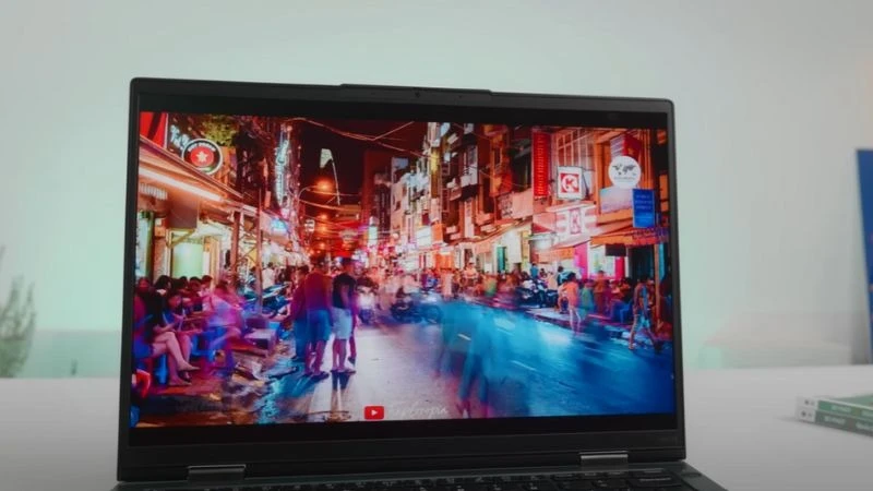 Lenovo ThinkPad Neo 14 có lớp phủ chống chói