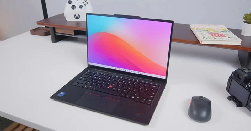 Tổng quan Lenovo ThinkPad X1 Carbon Gen 13 21NS0107VN