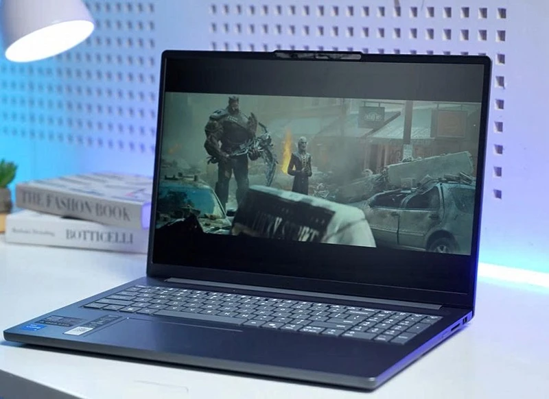 Lenovo IdeaPad Slim 3 16IRH10 83K20004VN đáp ứng tốt mọi tác vụ