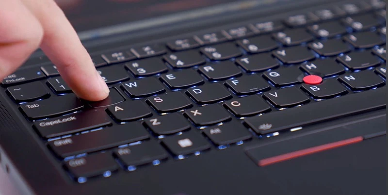 Lenovo 21SX002YVN sở hữu bàn phím chuẩn ThinkPad