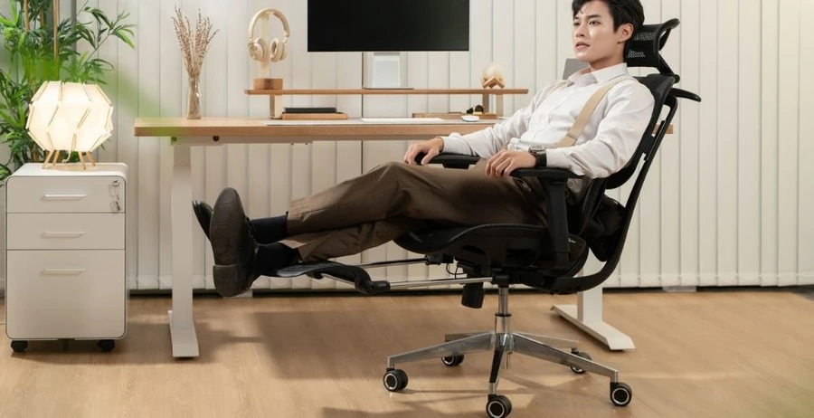 Bạn có thể gắn thêm tựa chân cho ghế GAMI Crom Pro nếu cần