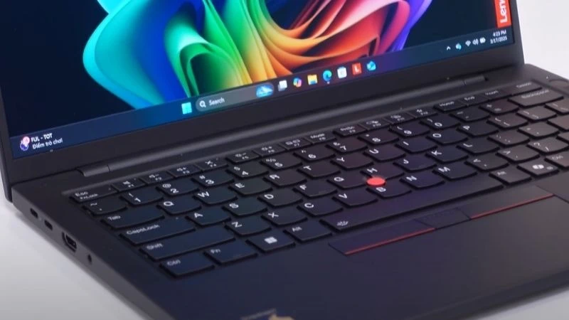 Lenovo ThinkPad T14s Gen 6 21R10003VA trang bị bàn phím trứ danh ThinkPad