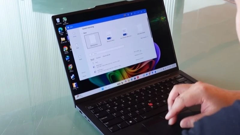 Lenovo ThinkPad X1 Carbon Gen 13 21NX0038VN có thời gian dùng pin đến 10 giờ