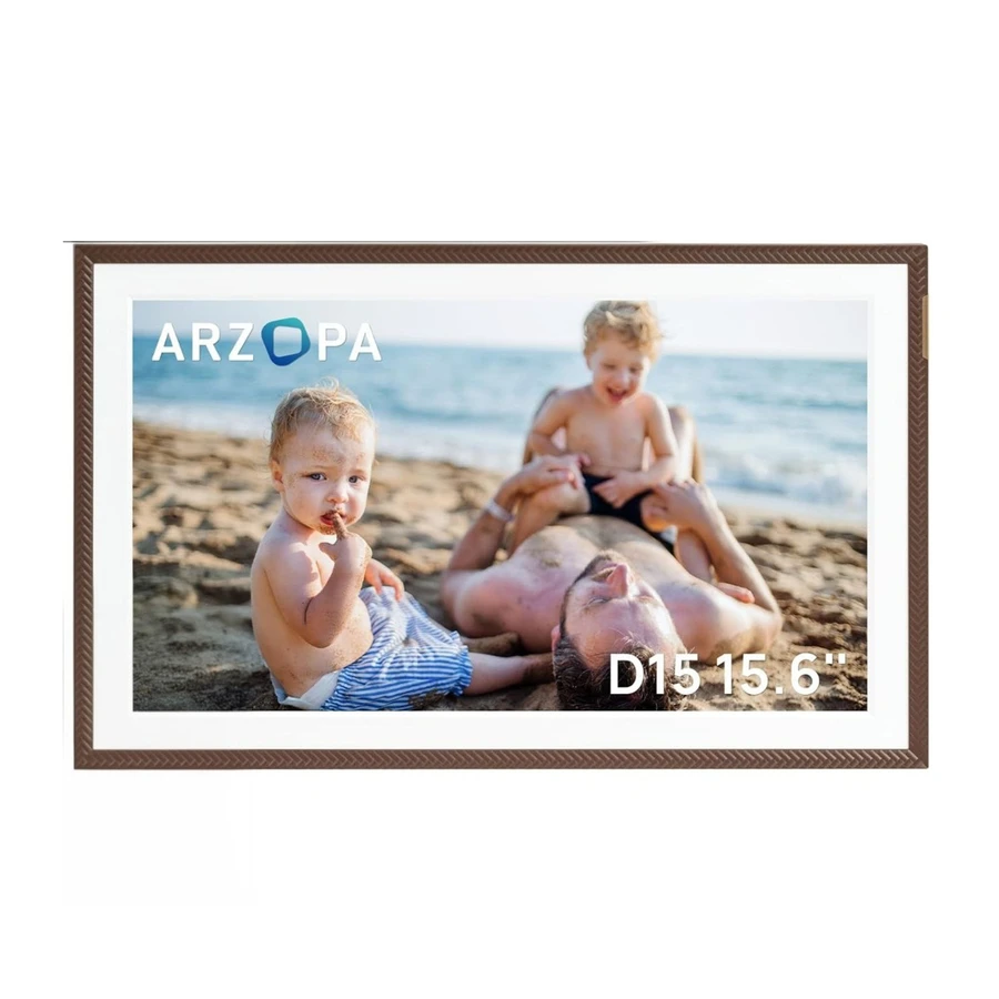 Khung ảnh ARZOPA D15 hiển thị ảnh gia đình trên màn hình 15.6 inch Full HD.