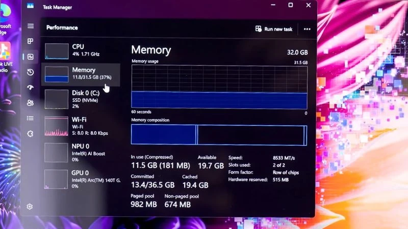 Lenovo Yoga Pro 7 14IAH10 83KF002BVN màu xám, màn hình mở