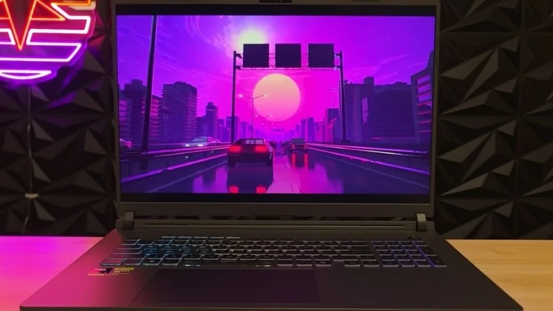 ASUS ROG Strix SCAR 18 G835LW-SA172W có không gian lưu trữ thoải mái