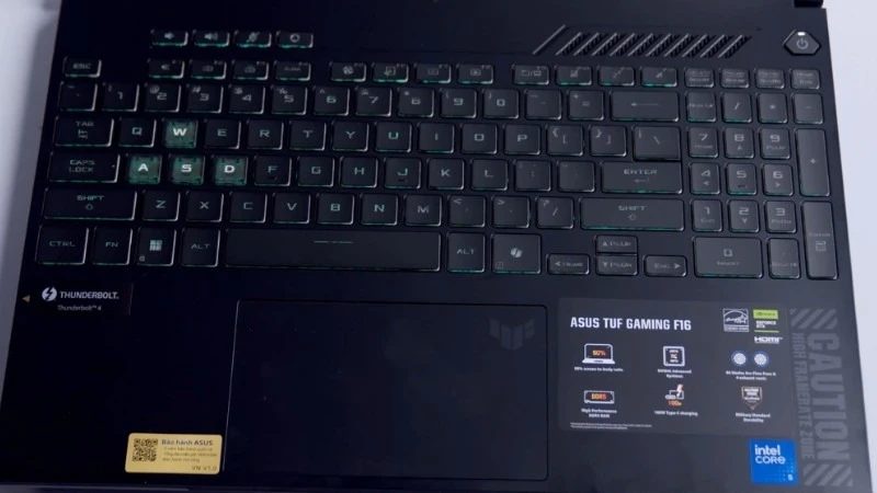 Bàn phím ASUS TUF Gaming F16 FX607VU-RL045W sẵn sàng chiến game