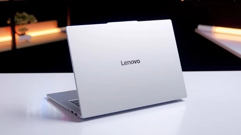 Thiết kế mỏng nhẹ, bền bỉ - Lenovo IdeaPad Slim 5 OLED 15ARP10 83J3002SVN