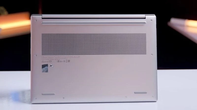 Ryzen 7 7735HS 8 nhân 16 luồng - Lenovo IdeaPad Slim 5 OLED 15ARP10 83J3002SVN