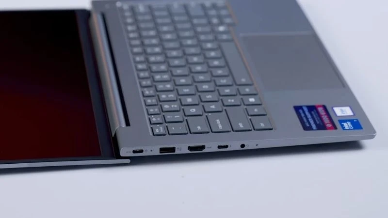 Pin 45WHr đáp ứng nhu cầu nhẹ nhàng - ThinkBook 14 G8 IRL 21SG007PVA