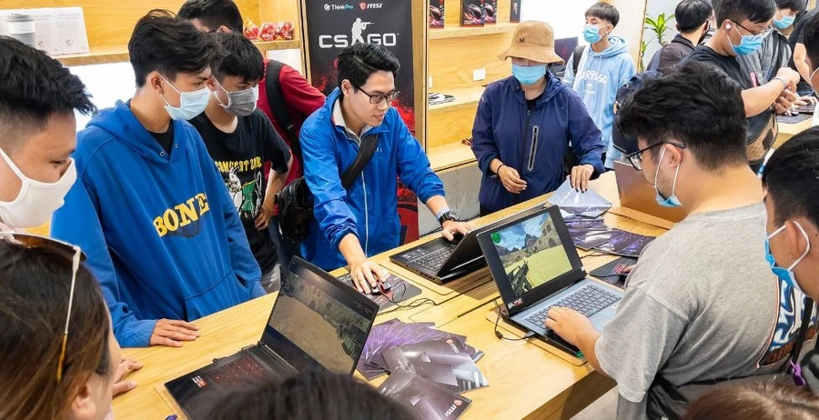 Mua Lenovo ThinkPad E14 Gen 7 21T90022VA tại ThinkPro