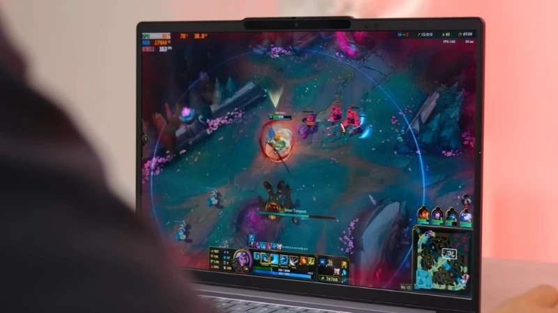 Lenovo IdeaPad Slim 5 14IAH10 83NC001WVN có thể chơi game nhẹ