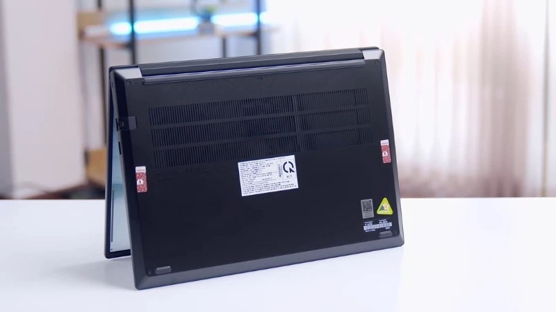 Hiệu năng mạnh mẽ từ Intel Core 7 - Lenovo ThinkPad E14 Gen 7 21T90022VA
